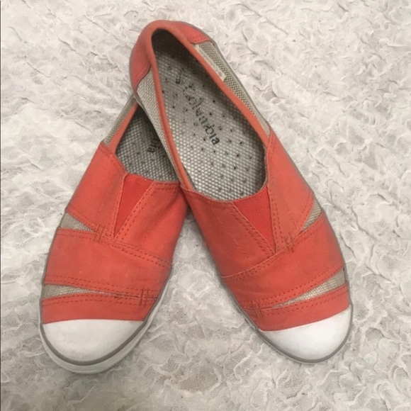 Columbia Sneakers Slip-On  Canvas Mesh Coral.  Size 8 - Picture 1 of 7